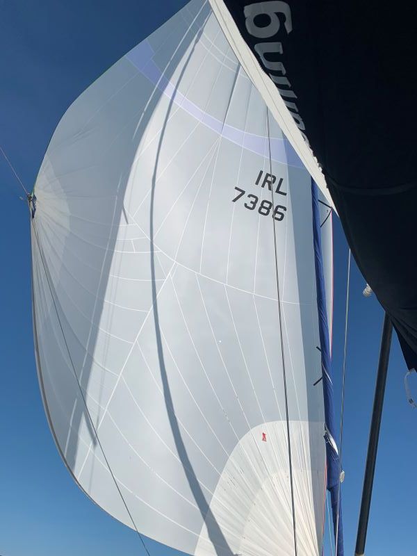1 – 2 MB (1) Spinnaker of a yacht catching the wind